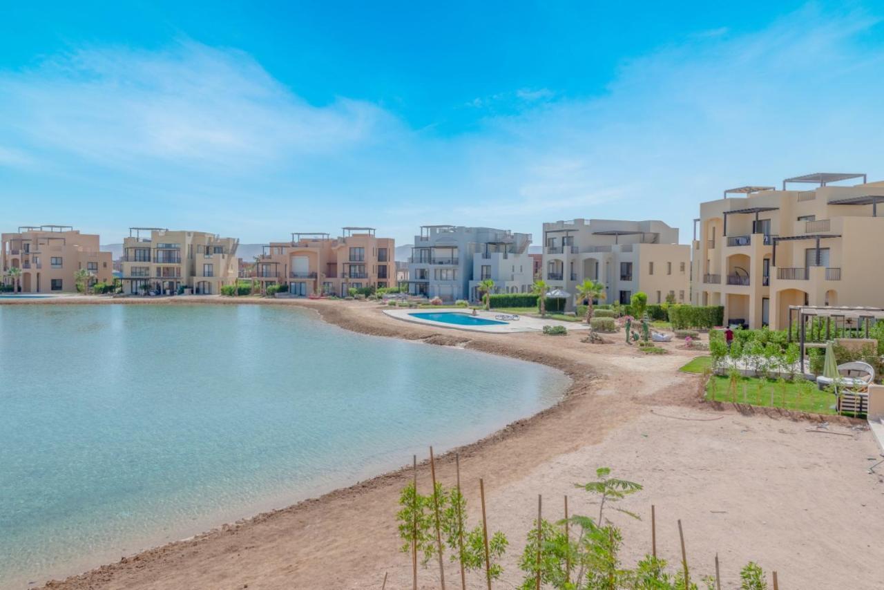 Light-filled 4-bedroom In Tawila, El Gouna. Jacuzzi&lagoon * Hurghada