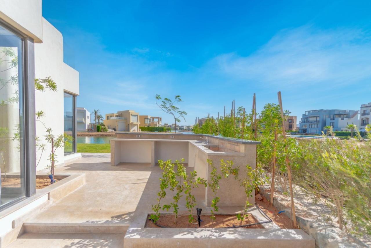 Light-filled 4-bedroom In Tawila, El Gouna. Jacuzzi&lagoon