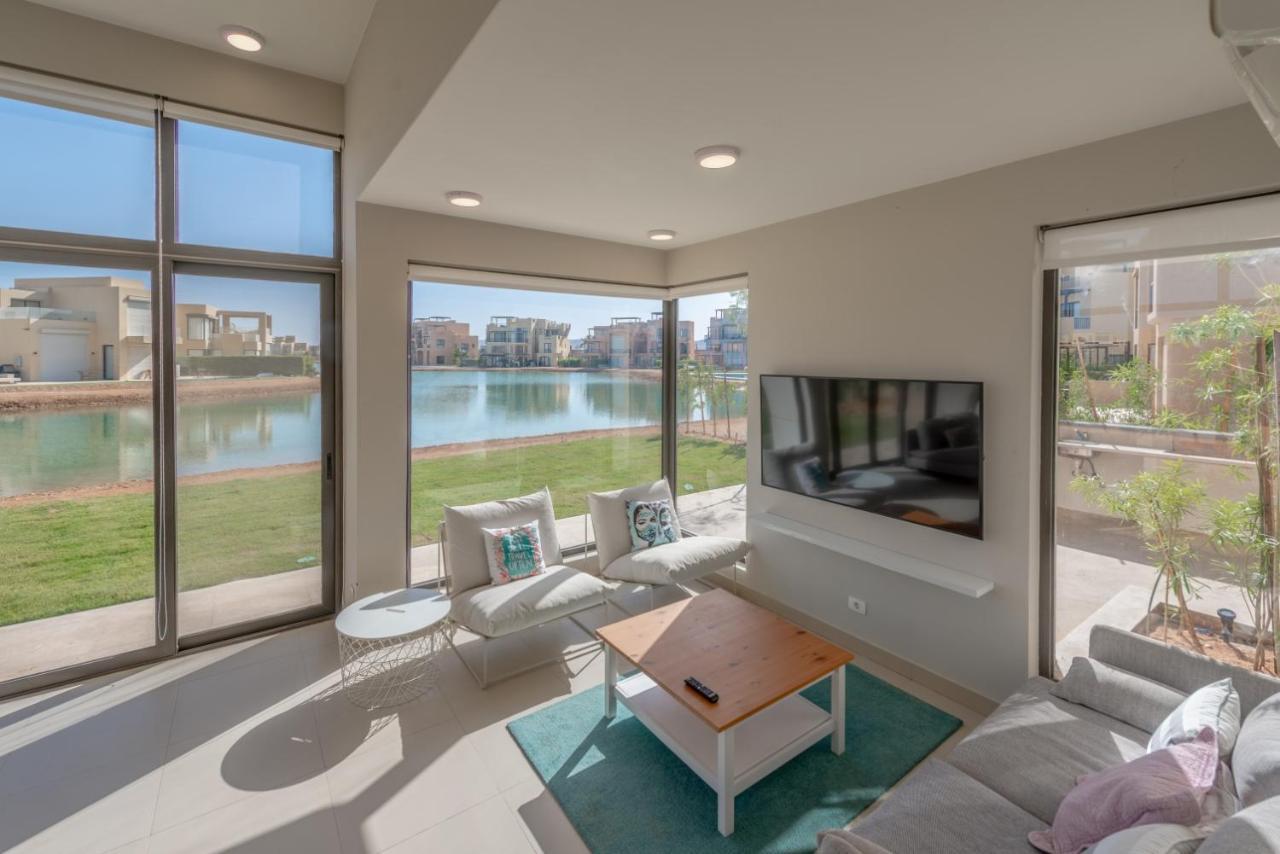 Light-filled 4-bedroom In Tawila, El Gouna. Jacuzzi&lagoon Villa