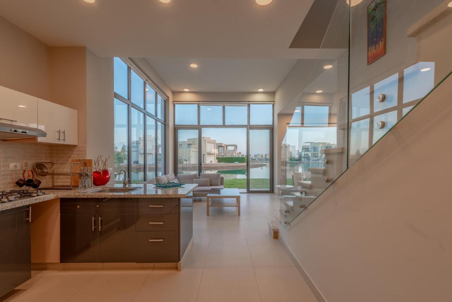 Light-filled 4-bedroom In Tawila, El Gouna. Jacuzzi&lagoon Hurghada
