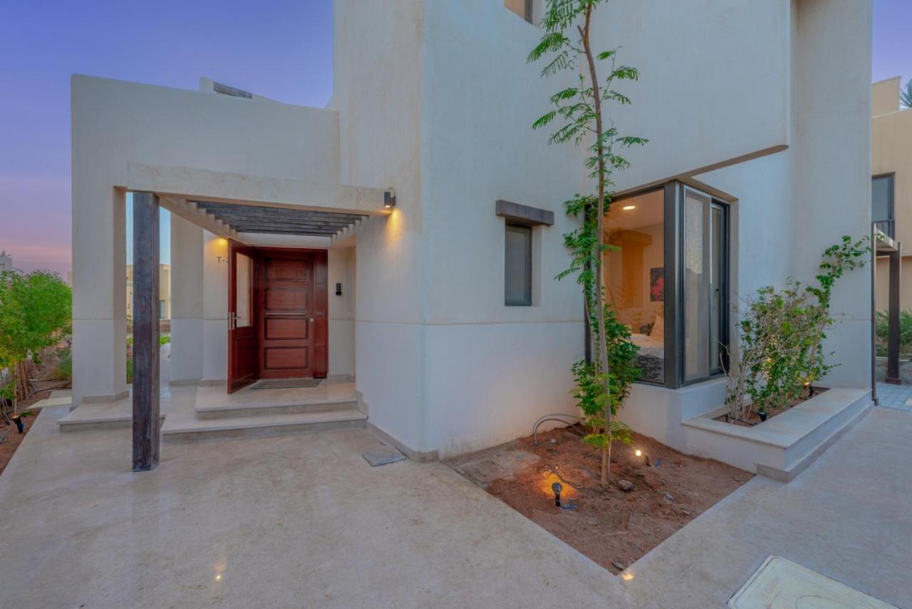 Light-filled 4-bedroom In Tawila, El Gouna. Jacuzzi&lagoon Villa *
