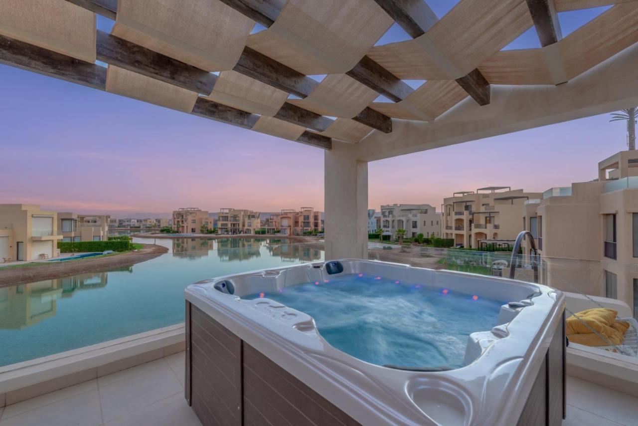 Light-filled 4-bedroom In Tawila, El Gouna. Jacuzzi&lagoon Villa Hurghada