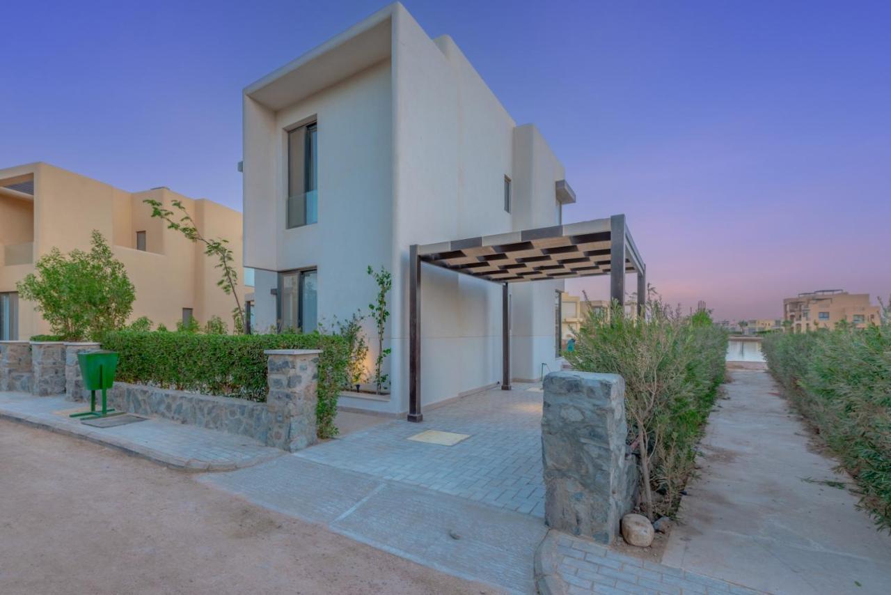 Light-filled 4-bedroom In Tawila, El Gouna. Jacuzzi&lagoon